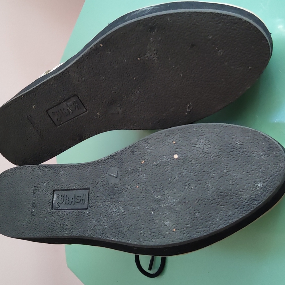 Shoes - Picture 3 of 4